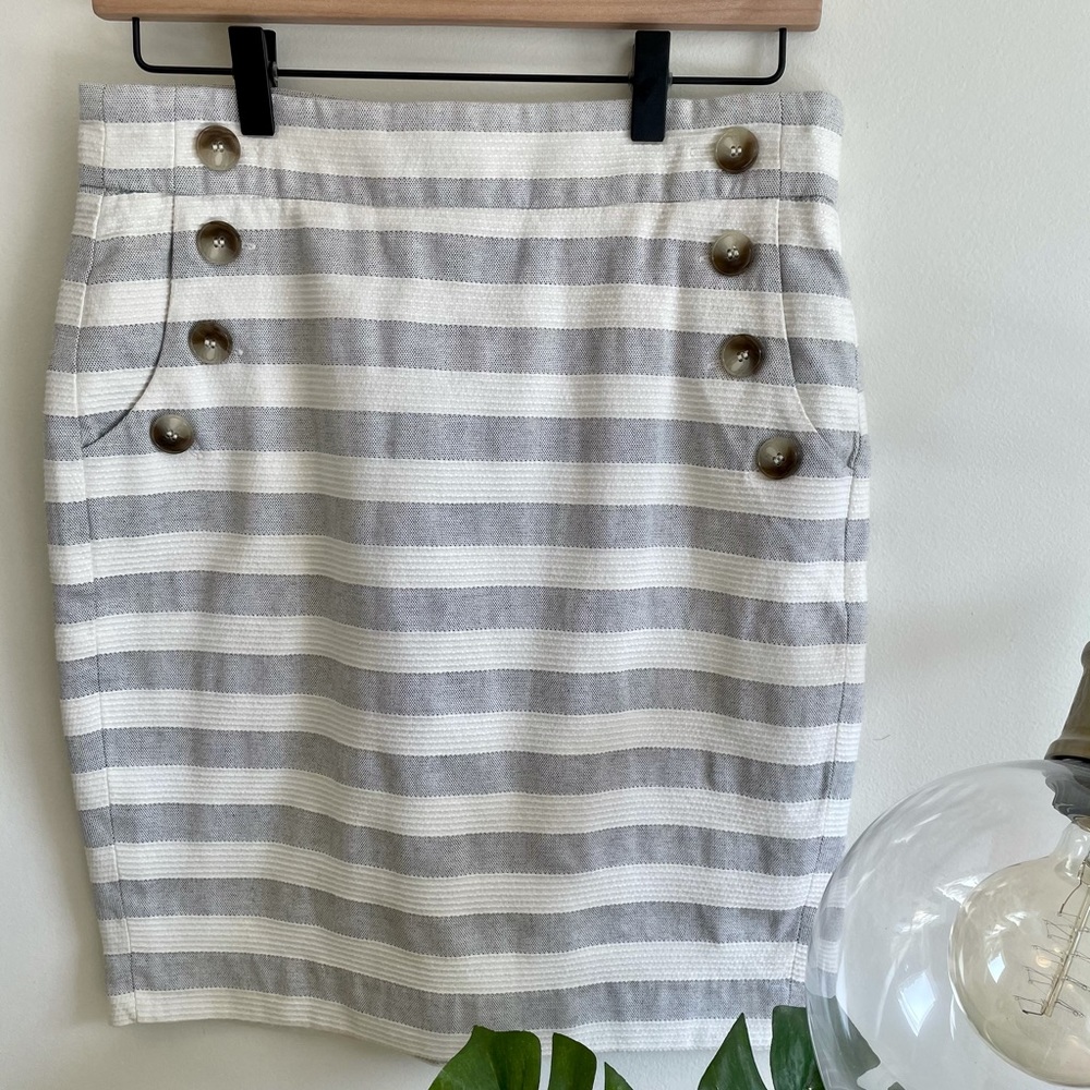 STRIPED LOFT PENCIL SKIRT WITH BUTTONS - Picture 2 of 4